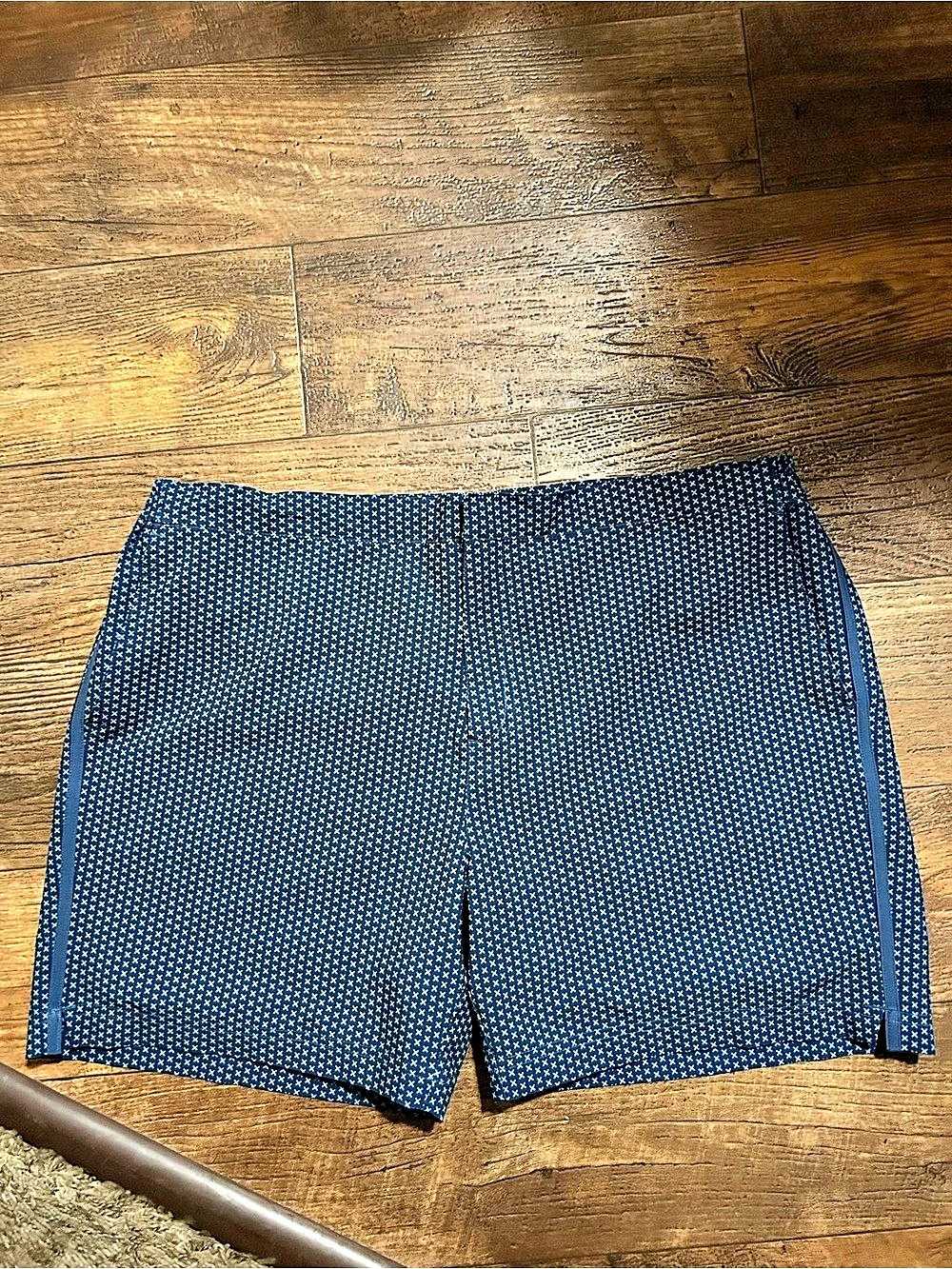Fair Harbor Men's Navy Geometric “X” Swim Trunks; Size 38 Like New
